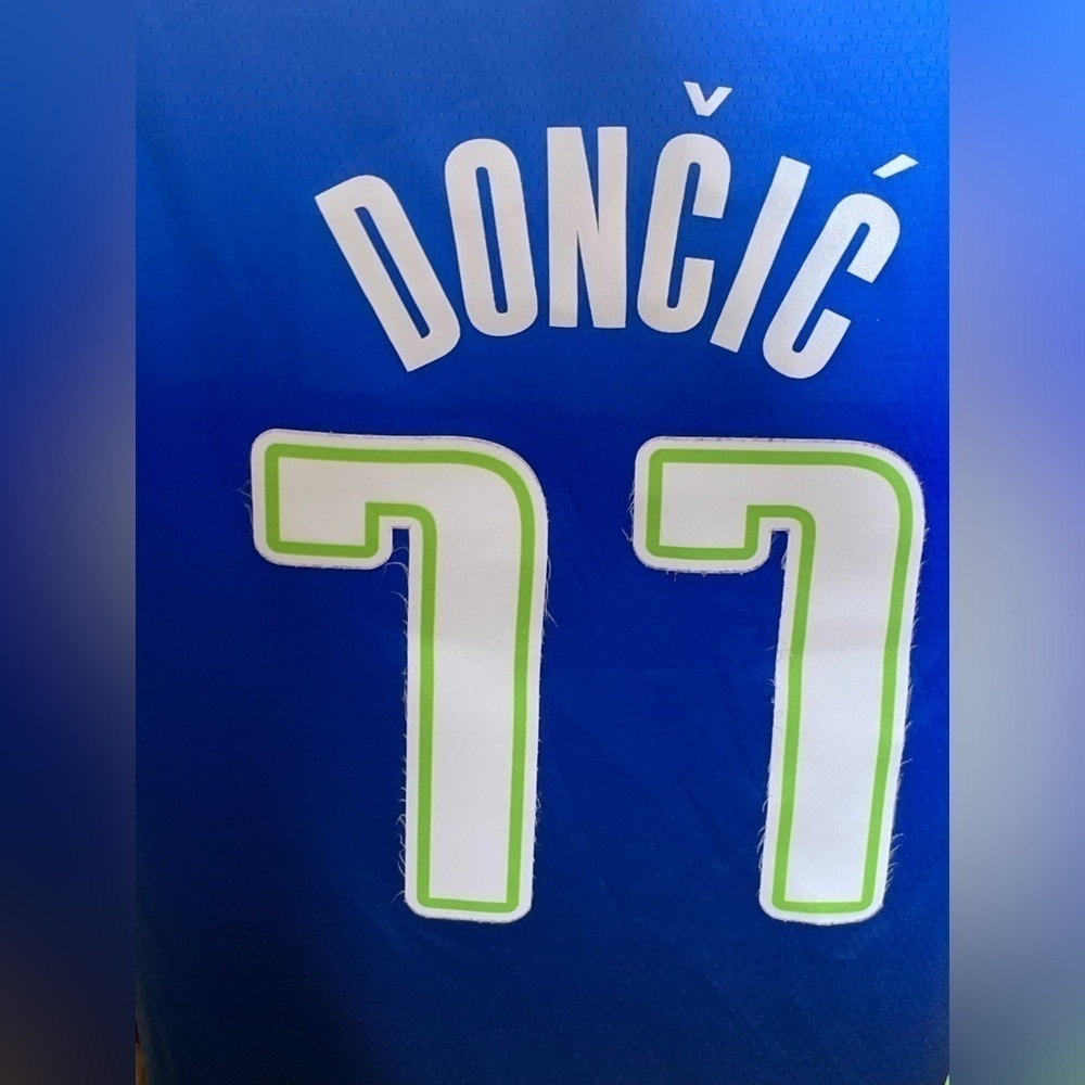 2022-23 Nike NBA Dallas Maverick Luka Doncic City Edition Swingman Jersey 48 Lg  - Picture 4 of 13